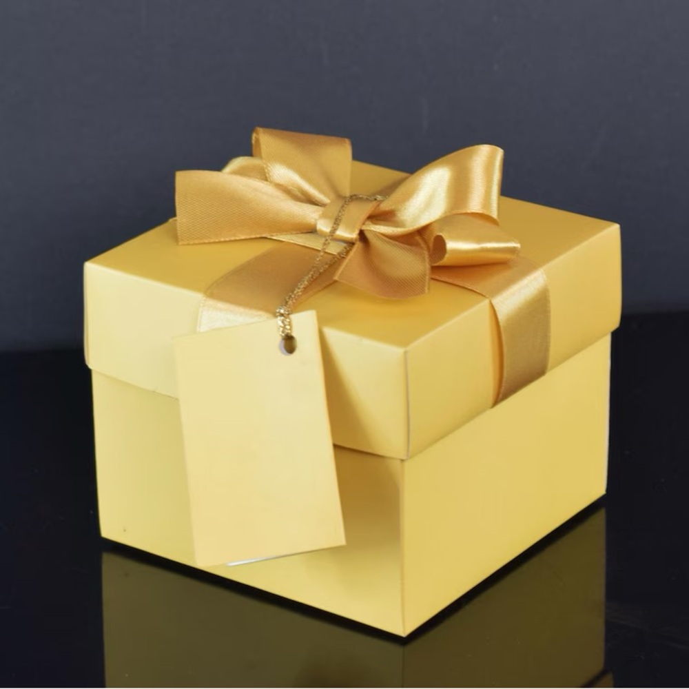 Luxury brand Mystery Reseller box